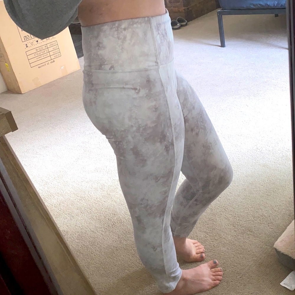 Grey/white leggings